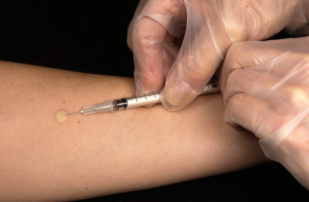 SUA: Pfizer și Moderna nu vor răspunde pentru situațiile în care se va întâmpla ceva rău cu vaccinurile lor