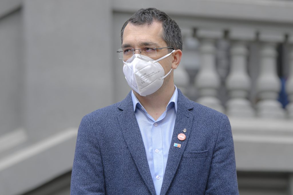 Vlad Voiculescu, noul ministru al Sănătății: „Nimeni nu va sări rândul la vaccinare. Mi-ar plăcea să fiu vaccinat astăzi”