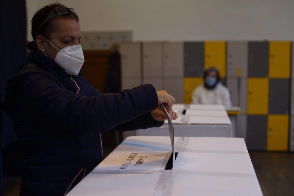 ALEGERI PARLAMENTARE 2020. USR PLUS, apel disperat pentru ieșirea la vot: „La cum arată cifrele riscăm să avem în următorii patru ani Parlamentul cu cea mai scăzută legitimitate”