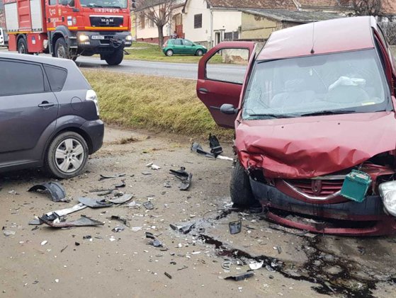 Trei persoane, transportate în stare gravă la spital, în urma unui accident pe DN 14, în județul Sibiu