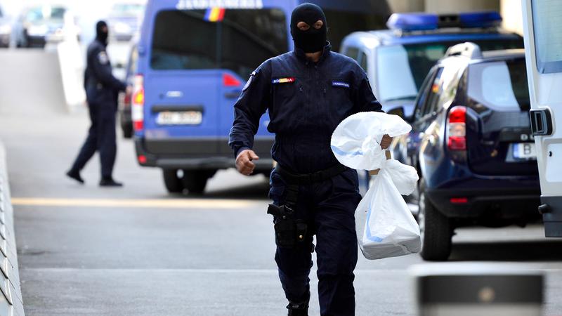 Fostul şef al Poliţiei Rutiere Teleorman a fost condamnat la închisoare. Acesta a cerut bani, alimente și băuturi pentru intervenții