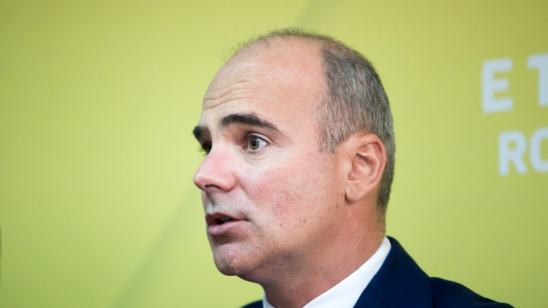 Rareş Bogdan, atac virulent după circul din Parlament de la citirea moţiunii. „Barna şi Cioloş sunt vinovaţi. Legitimează un partid care se îndreaptă spre practicile legionarilor”