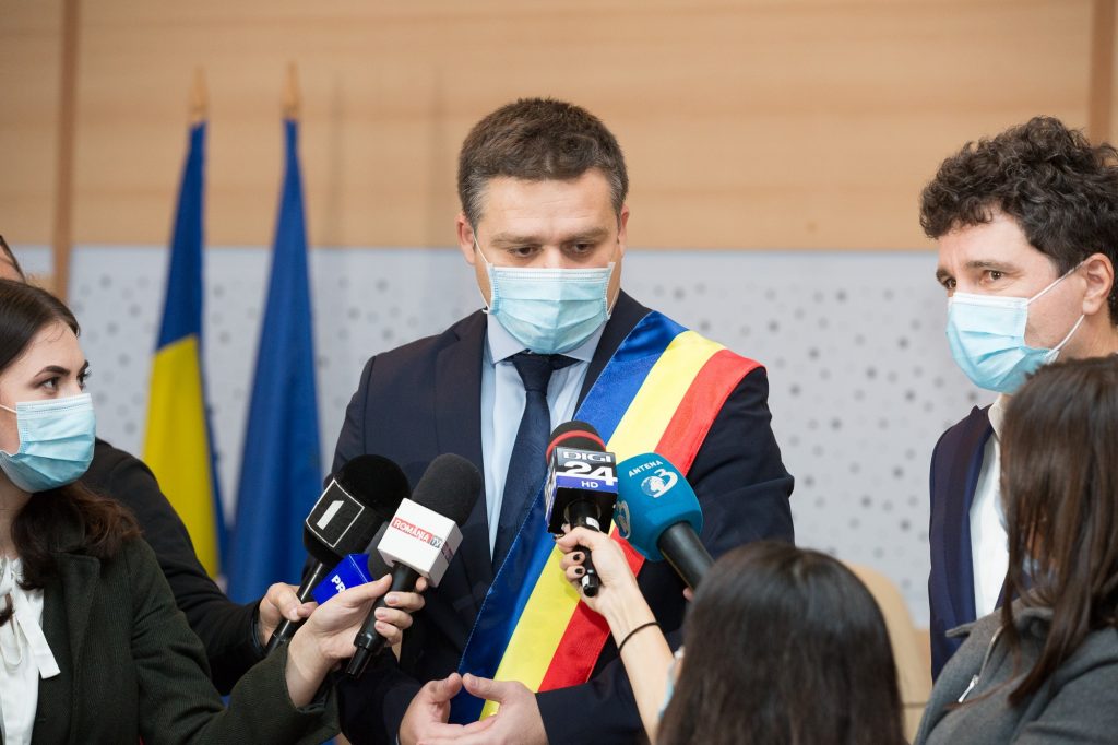 100 de polițiști concediați de la Poliția Locală Sector 6. Primarul Ciucu: „Dacă oamenii nu știu să scrie și să citească, nu pot să înțeleagă legea”