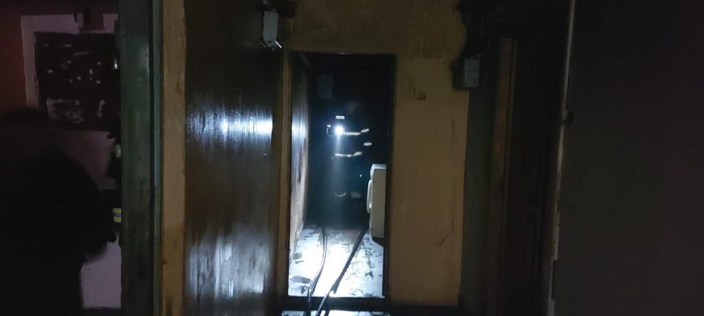 Incendiu uriaș în Baia Mare! O femeie a murit și 50 de persoane au fost evacuate