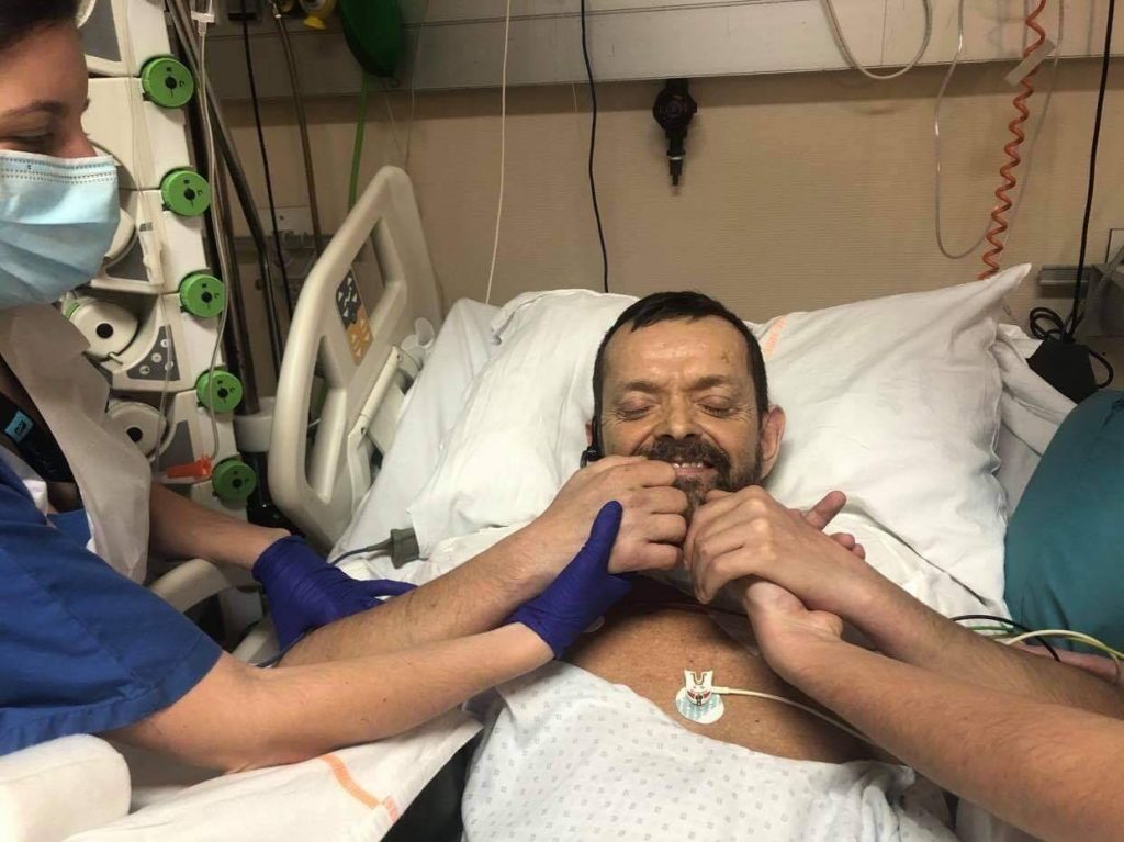 Primul transplant de braț dublu din lume făcut pe un bărbat de 48 de ani din Islanda! 50 de medici și asistenți medicali implicați în procedura medicală – FOTO