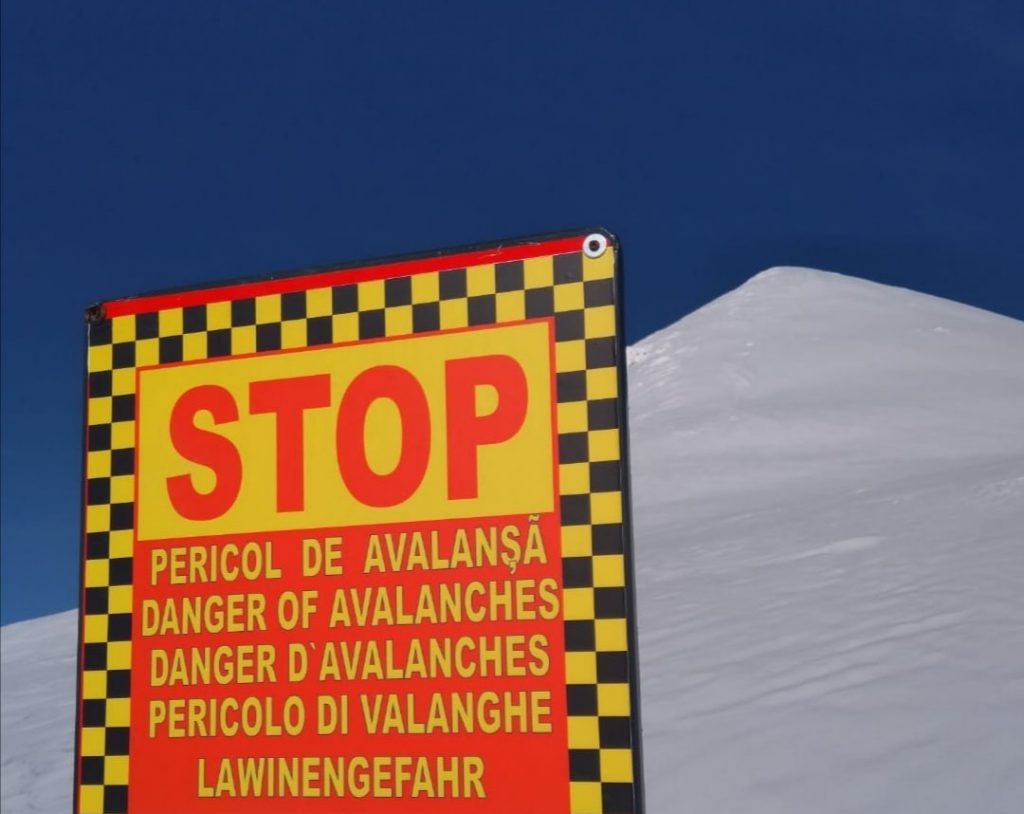 Meteorologii avertizează: Risc foarte mare de avalanşă în Munţii Făgăraş