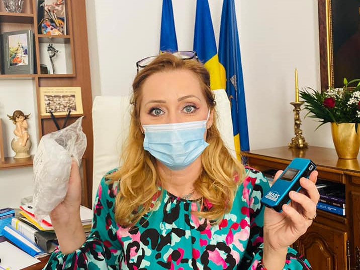 FABULOS! Elena Lasconi își verifică angajații cu etilotestul:  „Pe unul l-am trimis acasă pentru că era beat”