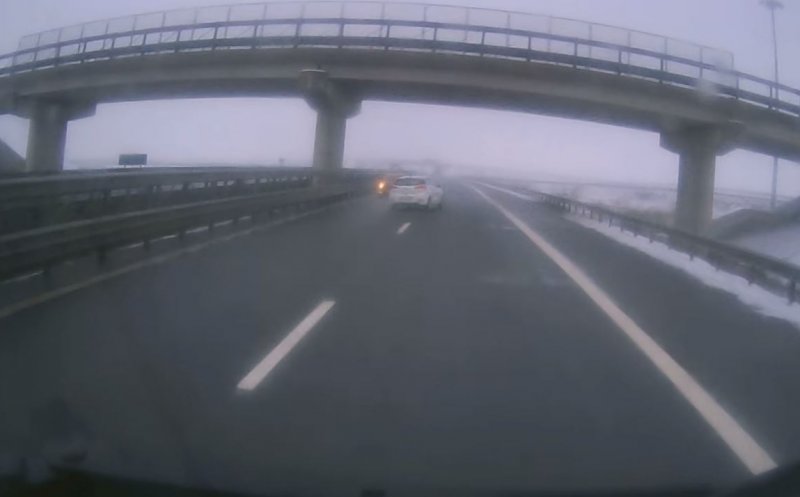 La un pas de dezastru! Un șofer evită în ultima clipă o mașină care circula pe contrasens (VIDEO)