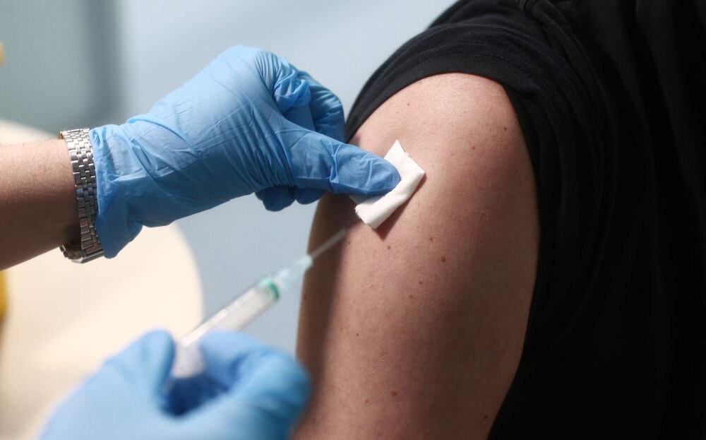 Madrid oprește vaccinarea medicilor și a asistenților medicali din cauza lipsei de doze anti-Covid