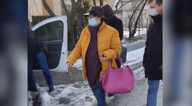 Femeia care s-a dat drept psiholog timp de 20 de ani a fost căsătorită cu fostul șef al IPJ Dâmbovița! „Au apărut suspiciuni, am demarat anchetă internă, dar și-a dat demisia”
