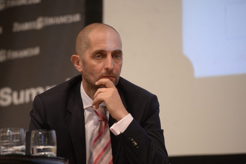 Propunerea unui om de afaceri pentru a convinge oamenii să se vaccineze: Patronii să le ofere angajaților bonusuri