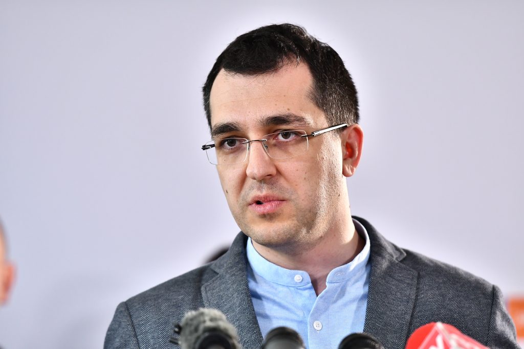 Ministrul Sănătății, despre imunizarea lucrătorilor din domenii esențiale: „Trebuie să existe o limitare pentru că avem nevoie să ne vaccinăm bunicii!”