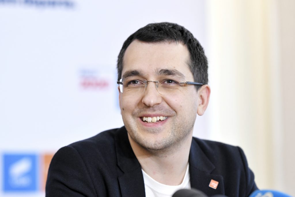 Ce sume vor primi medicii pentru a convinge oamenii să se vaccneze anti-COVID-19 / Ministrul Sănătății a făcut anunțul