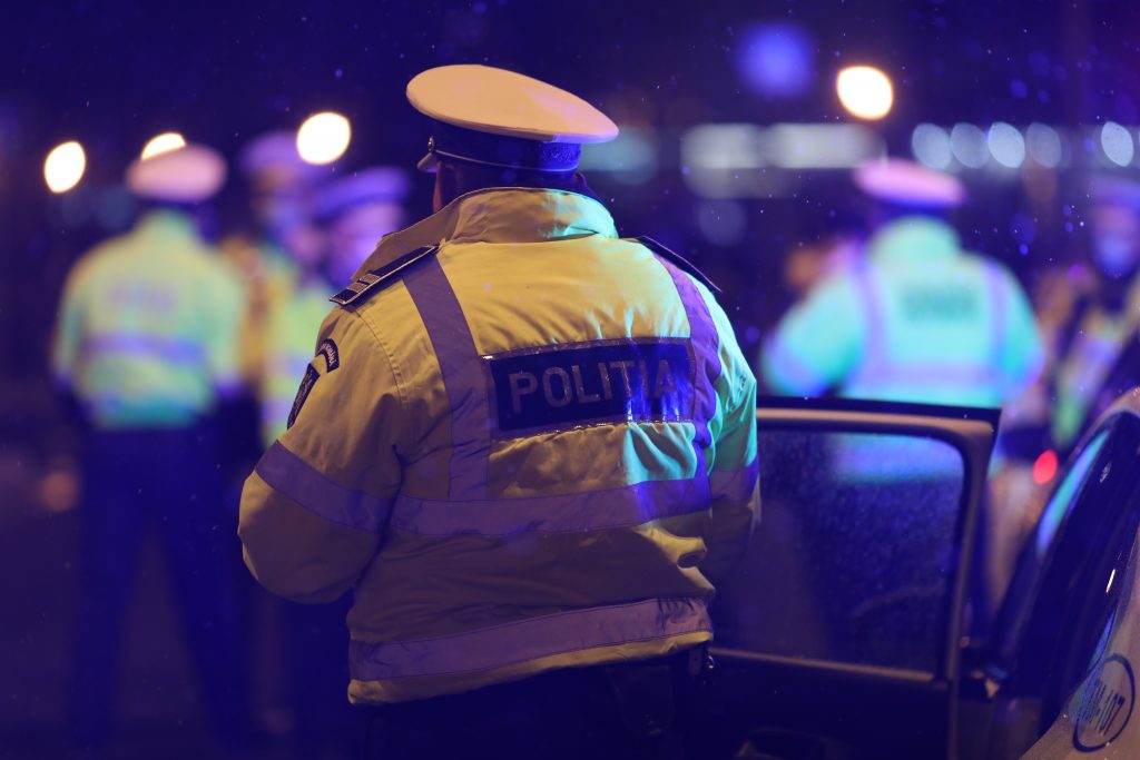 S-au dat amenzi grele la Cluj! Polițiștii au spart o petrece de 200 de persoane