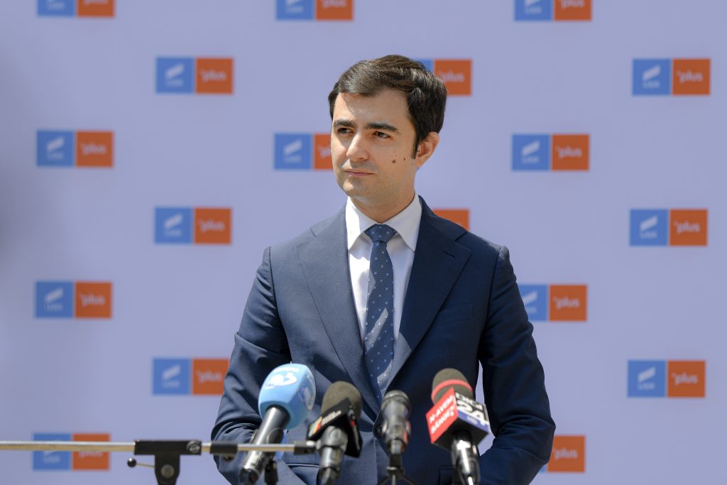 Claudiu Năsui renunță la planul de a o transfera la Ministerul Economiei pe directoarea acuzată de colaborare cu Securitatea