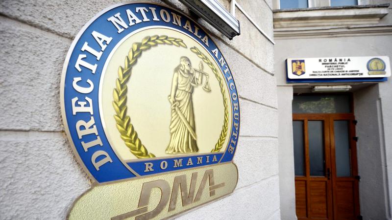 Șefa Direcției pentru Agricultură Caraș-Severin, reținută pentru o delapidare uriașă. Și-a cumpărat bijuterii din banii pentru sporurile și diurnele unor angajați