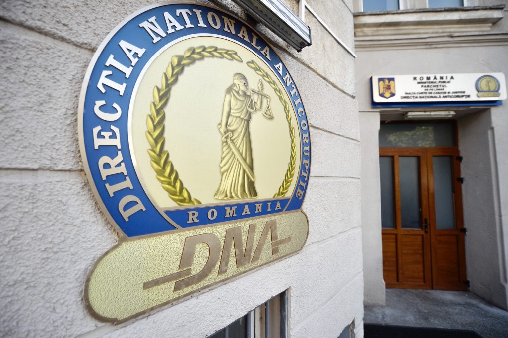 DNA solicită urmărirea penală a unui fost ministru din Guvernul Orban pentru luare de mită