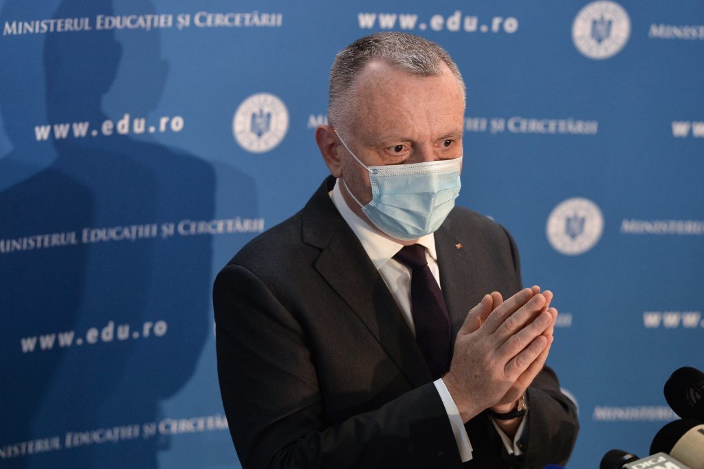 Ministrul Educației: Anul școlar se va încheia, iar examenele se vor ține. Profesorii din România s-au descurcat mai bine decât cei din alte țări
