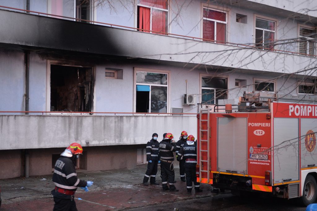Incendiu la Institutul Matei Balș. Autoritățile înființează două linii telefonice pentru aparținătorii pacienților transferați