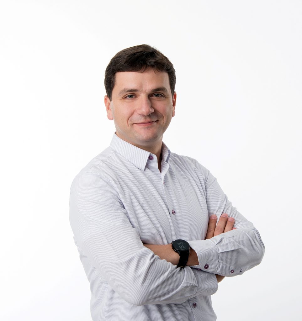Lansare: e-Guvernare Regista va fi disponibil în limbile maghiară, germană, rusă și sârbă