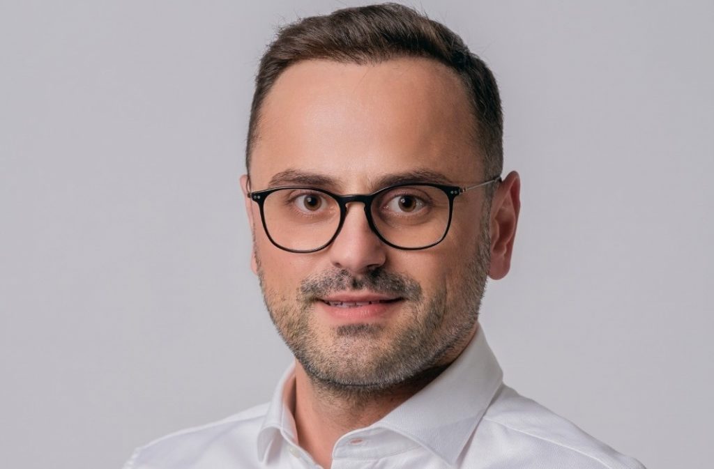 Medicul Remus Mihalcea, mesaj dur pentru Vlad Voiculescu: ”Nu știu dacă aveți idee cum este să conduci cu adevărat ceva. Mă aștept ca și de data aceasta să vă urcați pe cadavre”