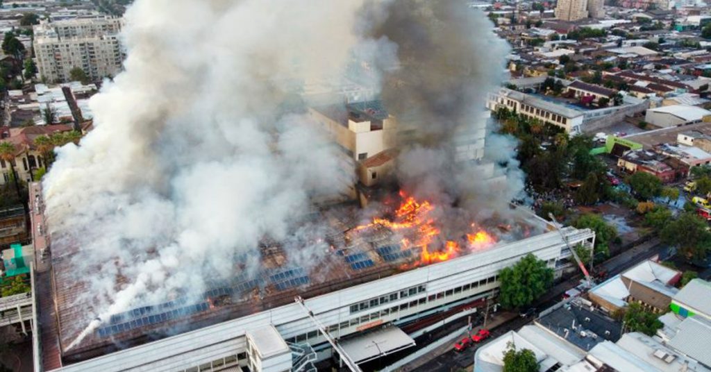 Un incendiu major a izbunit într-un spitalul Covid din Chile: 350 de pacienţi au fost evacuaţi. Nu s-au raportat victime