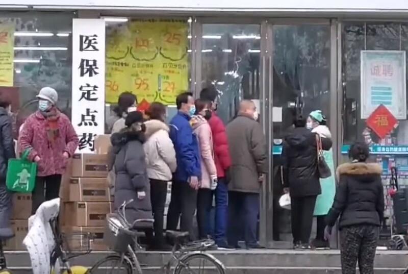 Retrospectivă Covid-19. Un an de la primul deces raportat în China. Cum ne-a schimbat viața coronavirusul
