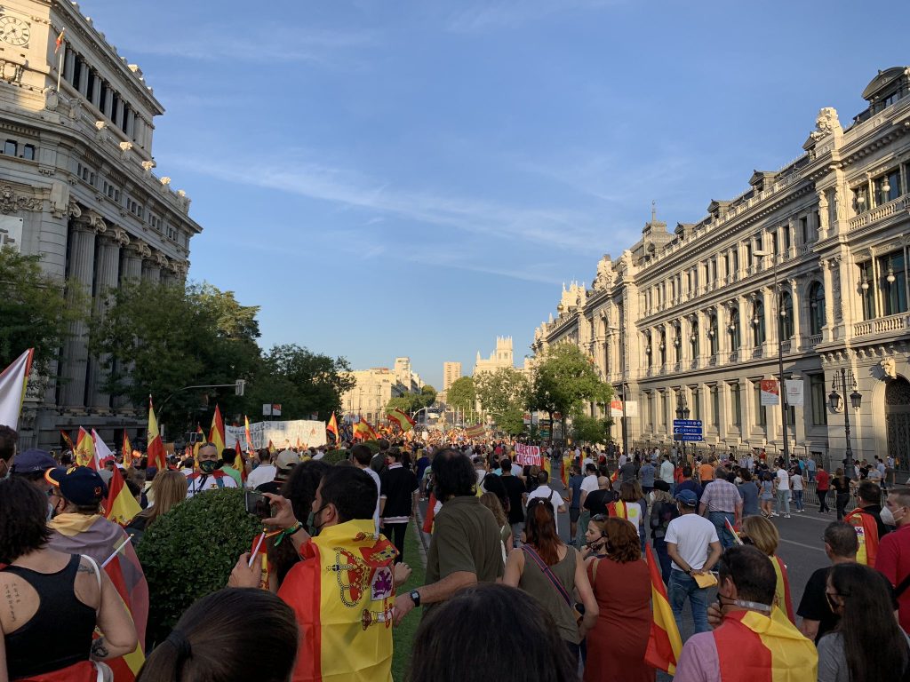 Proteste la Madrid. Mii de spanioli, în  stradă împotriva restricțiilor Covid-19! (VIDEO)