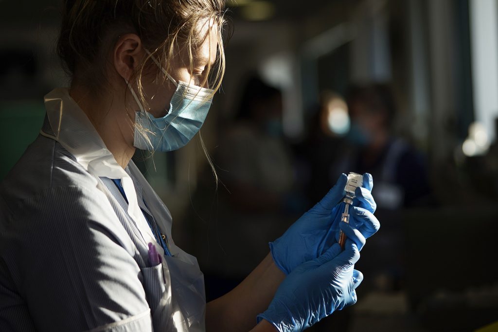 Aproximativ 1 din 8 persoane din Marea Britanie a avut Covid în 2020. Proporția reală a întregii populații care a fost infectată cu virusul ar fi mult mai mare