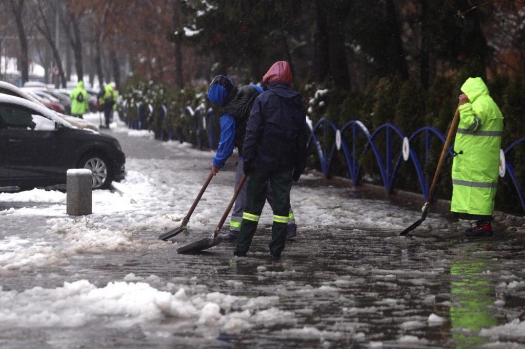 Prognoza meteo de vineri, 29 ianuarie 2021. Vremea va fi în general închisă, dar mai caldă decât în mod normal