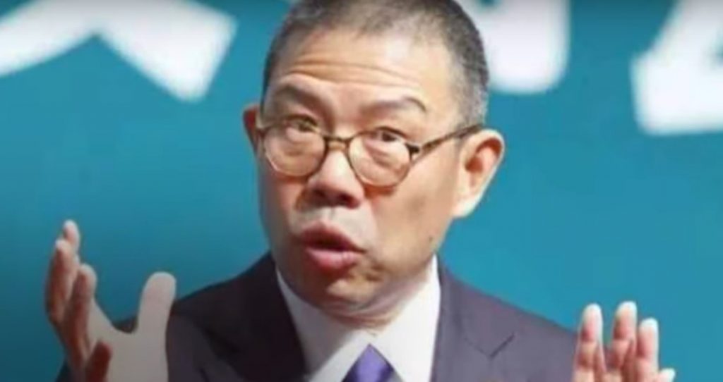 Un chinez a devenit multimiliardar în câteva luni, după ce a listat două afaceri la bursă / Zhong Shanshan îmbuteliază apă și va produce un vaccin anti-COVID!