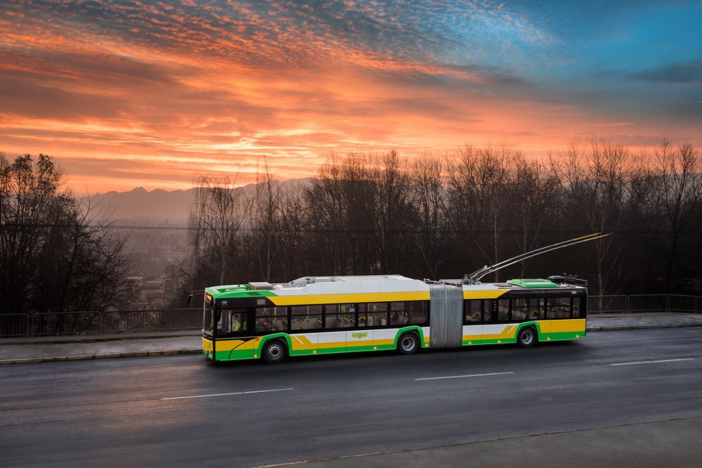 Achiziție. Brașovenii vor avea anul acesta 25 de noi troleibuze electrice, cu multiple opțiuni „smart”