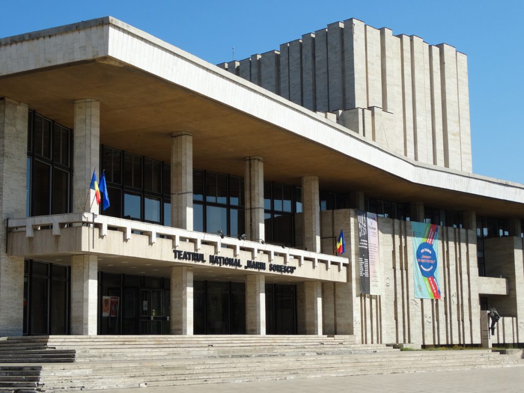 ”Ziua Eminescu”, Ziua Culturii Naționale. Teatrul Național ”Marin Sorescu” din Craiova, spectacol cu public: ”Recitindu-l pe Eminescu. La steaua care-a răsărit”