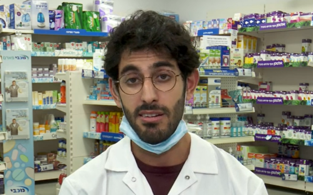 Un farmacist a fost injectat din greșeală cu patru doze de vaccin anti-COVID: „Nu am nicio problemă să fiu vaccinat din nou!”