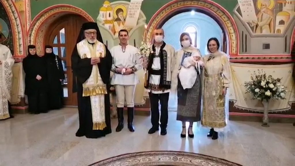 Strănepoata Regelui Mihai a fost botezată în Catedrala de la Curtea de Argeș. Imagini emoționante de la fericitul eveniment! FOTO & VIDEO