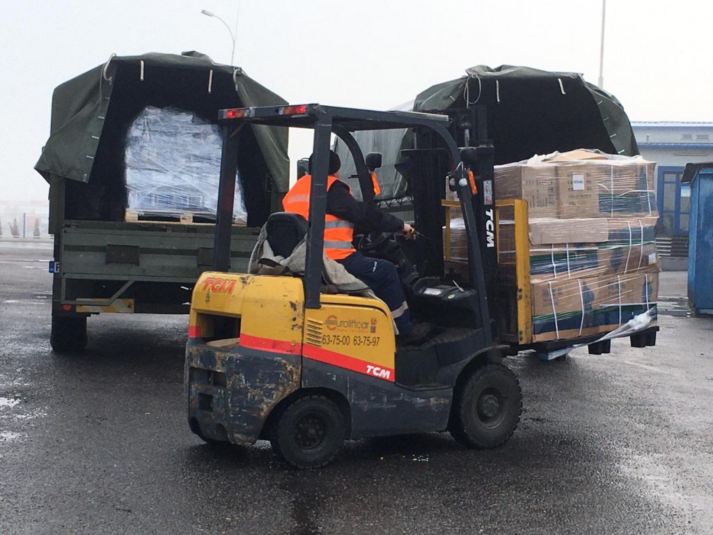 MApN a donat materiale sanitare pentru ministerul omolog de peste Prut!