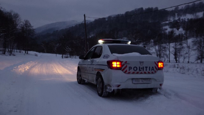 Bărbat împușcat accidental la vânătoare, într-o pădure din Bistrița-Năsăud. Medicii au mers pe jos aproape doi kilometri, ca să îl salveze