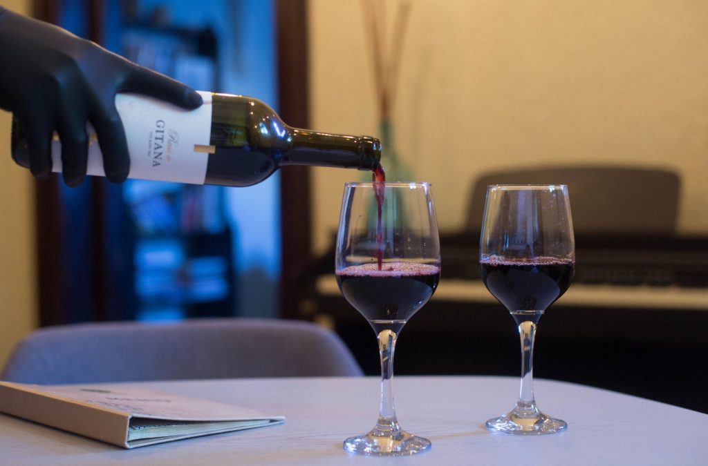 Măsuri de relaxare în Capitală. Se redeschid restaurantele, teatrele, cinematografele la 30% din capacitate