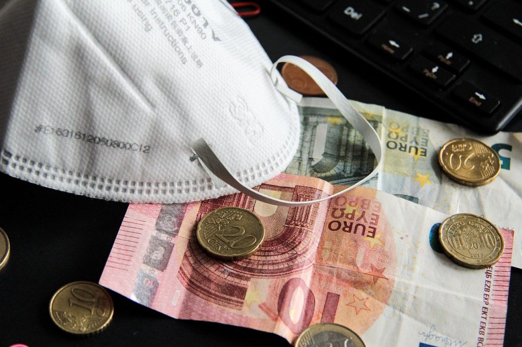 Țara în care persoanele depistate cu Covid ar putea fi plătite de autorități. Care este condiția, pentru a primi banii