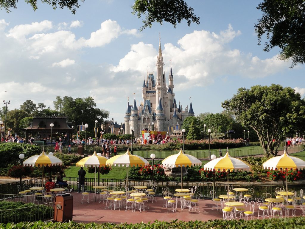 Un parc Disneyland va deveni centru de vaccinare anti-Covid