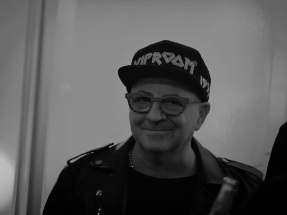 Prima imagine de la înmormântarea lui DJ Pascal, de la Predeal! Cum s-au strâns prietenii artistului, la grămadă, într-o cameră de hotel!