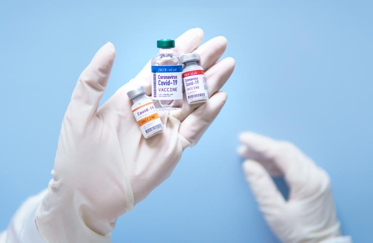 Varianta sud-africană a coronavirusului scade eficacitatea vaccinurilor. Anthony Fauci: Mutațiile au un efect diminuator asupra eficacității vaccinurilor