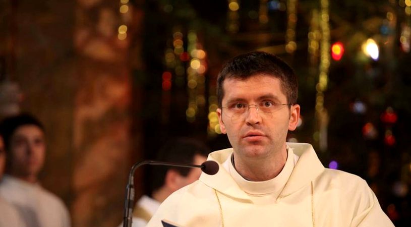 Părintele Francisc Doboș cheamă credincioșii la rugăciune: „Să nu mai existe Stalini și Hitleri și ororile lor”