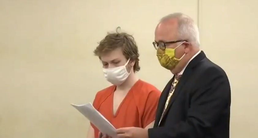 Caz șocant: Un adolescent de doar 17 ani și-a ucis cu sălbăticie mama și a încercat să păcălească poliția că a avut loc un jaf! Motivul incredibil care a dus la o asemenea faptă