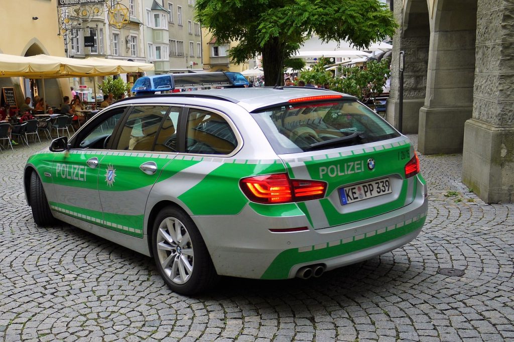 Un traficant, care și-a uitat geanta cu droguri într-o gară, a apelat la poliție ca să o găsească