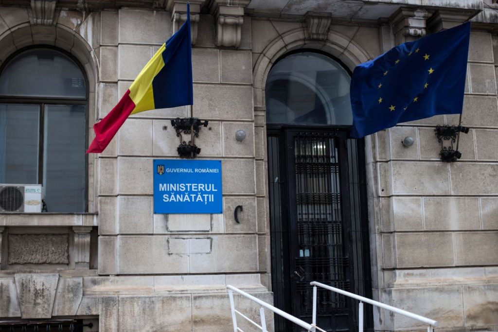 Ministerul Sănătății: Femeia din Vâlcea nu a suferit o paralizie facială după vaccin/ CNCAV: A avut o reacție alergică fără criterii de șoc anafilactic