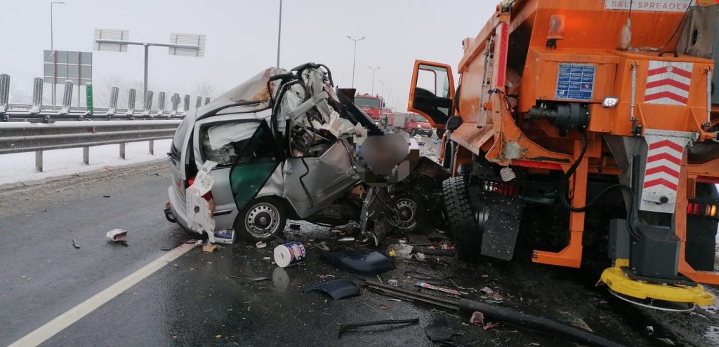 Grav accident rutier pe autostrada A1. Trei persoane au murit și alta este grav rănită (FOTO)