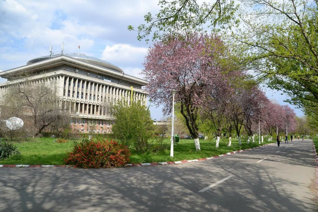 Primarul sectorului 6 vrea să deschidă Parcul Politehnicii pentru public, prin semnarea unui protocol cu Universitatea! Administrația locală vrea să asigure paza și curățenia în campus!