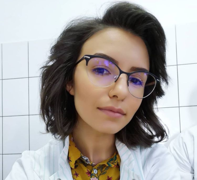 Revolta unei studente de la Medicină: „Dacă ești student nu înseamnă că trebuie să fii tratat cu dispreț. Asumați-vă răspunderea și oferiți condițiile necesare”