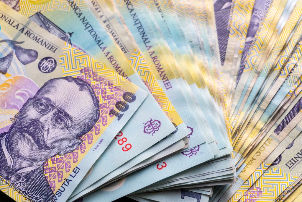 Autoritățile au crescut contribuția la Pilonul II, la 4,75%. Cota trebuia să ajungă la 6% acum șase ani, conform legii inițiale. Cât au pierdut românii